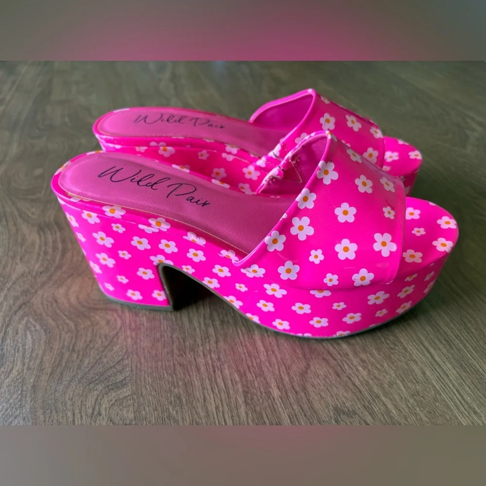 Pink Daisy Platform Slide Sandals